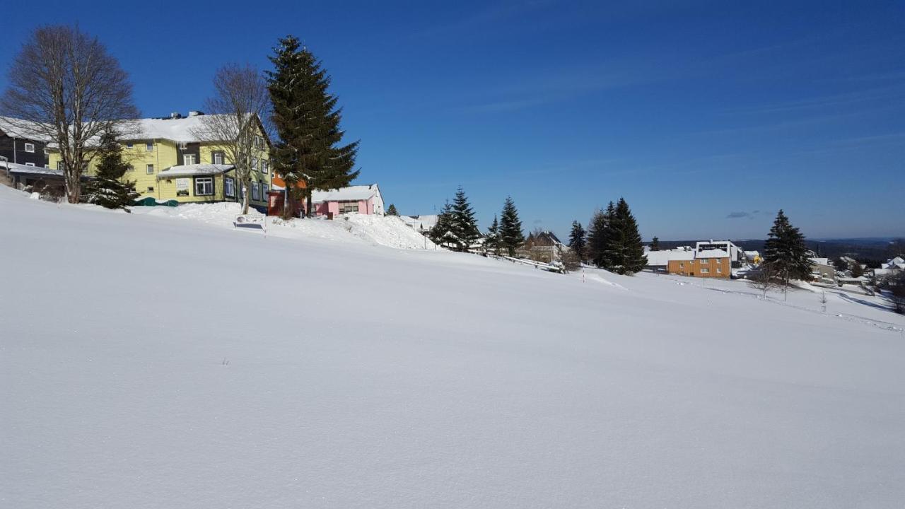 Hotel Schoene Aussicht Masserberg Buitenkant foto